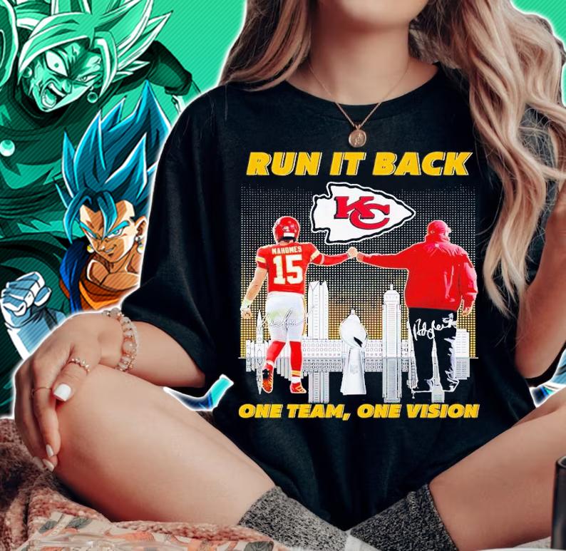 Patrick Mahomes Andy Reid Run in back one team one vision signatures shirt t-shirt woman shirt