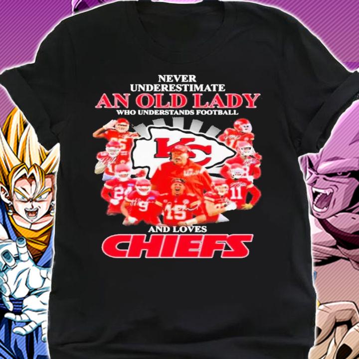 Kansas City Chiefs Never Underestimate An Old Lady Who Understands Football Signatures Shirt t-shirt shirt