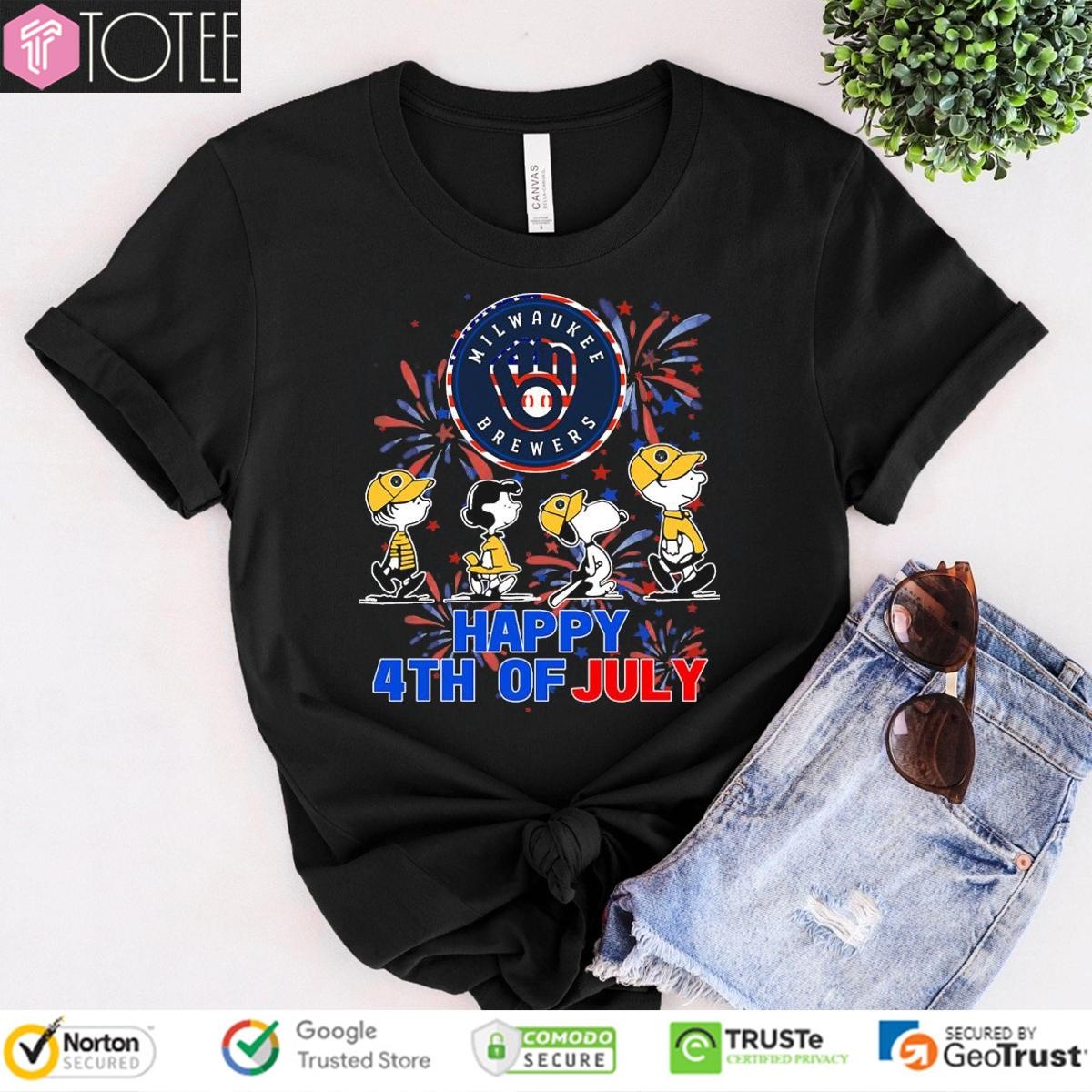 Peanuts Milwaukee Brewers Snoopy Charlie Brown Happy 4Th Of July Baseball T-shirt